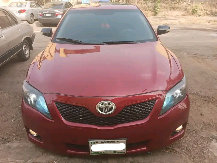 Toyota Camry SE 2010 Red