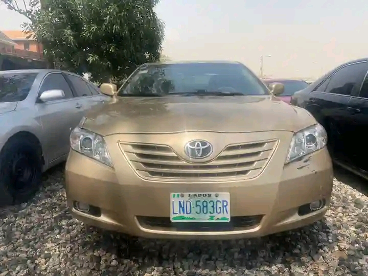 Toyota Camry 2008 Gold