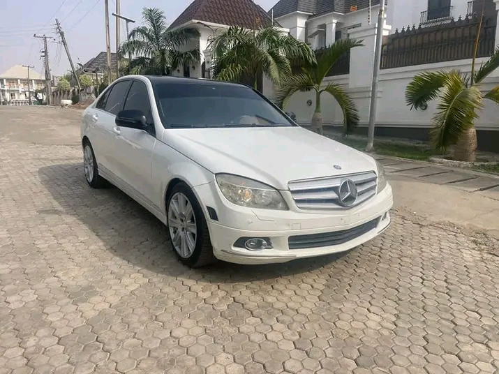 Mercedes-Benz C300 2008 White