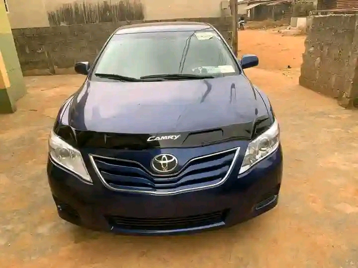 Toyota Camry 2011 Blue